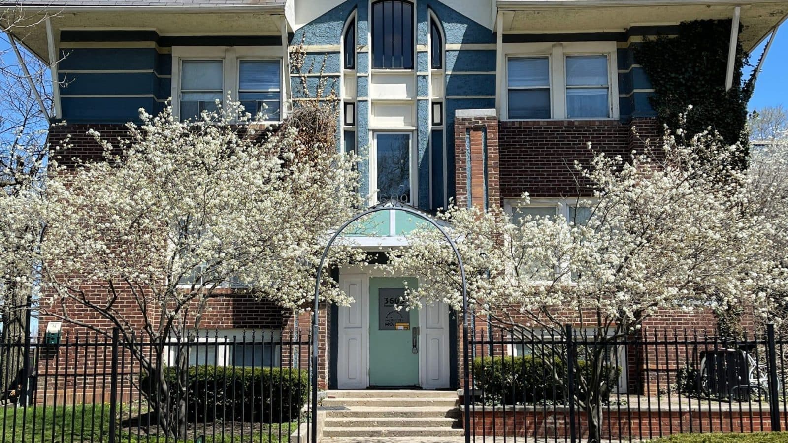 The Courts of Monon — historic apartments in Mapleton-Fall Creek, Indianapolis